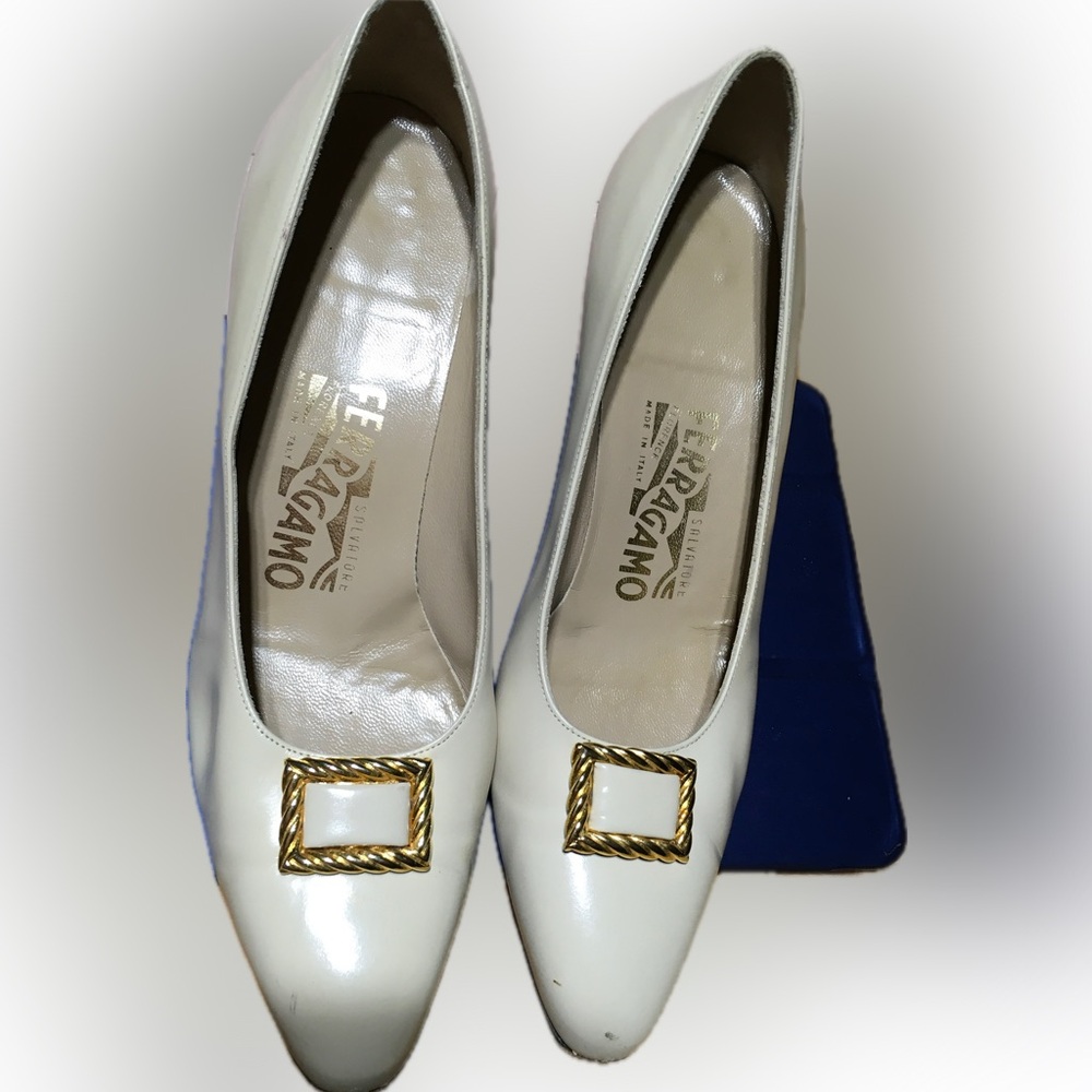 Vintage Salvatore Ferragamo Leather Buckle Heels Euro Size 39 / US 8 1/2 AA